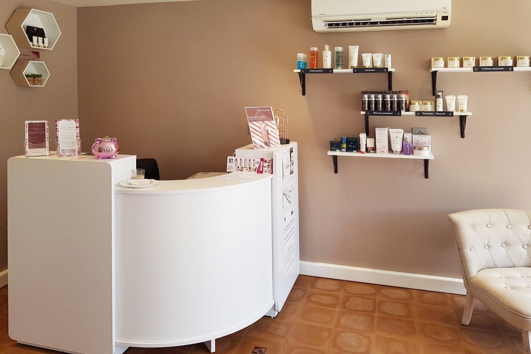 M'Beauté, Crespières, Yvelines