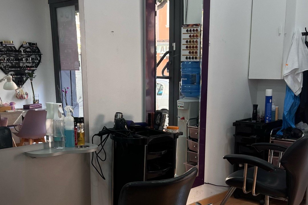 JK Beauty Studio, Pubilla Cases, Provincia de Barcelona