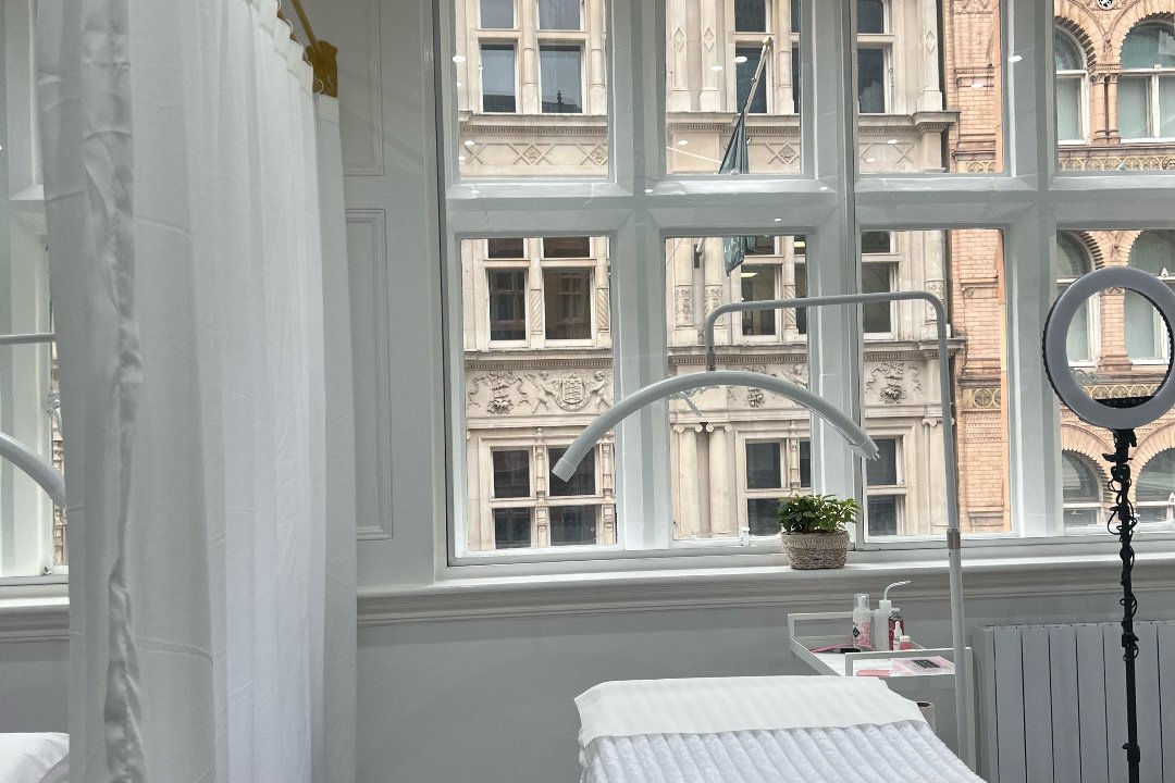 PH Beauty & Nails, Threadneedle Street, London