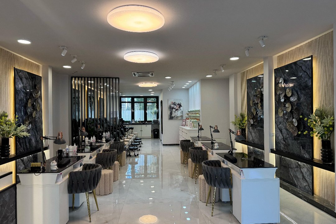 Nails 98 Lashes & Spa, Meerbusch, Rheinland