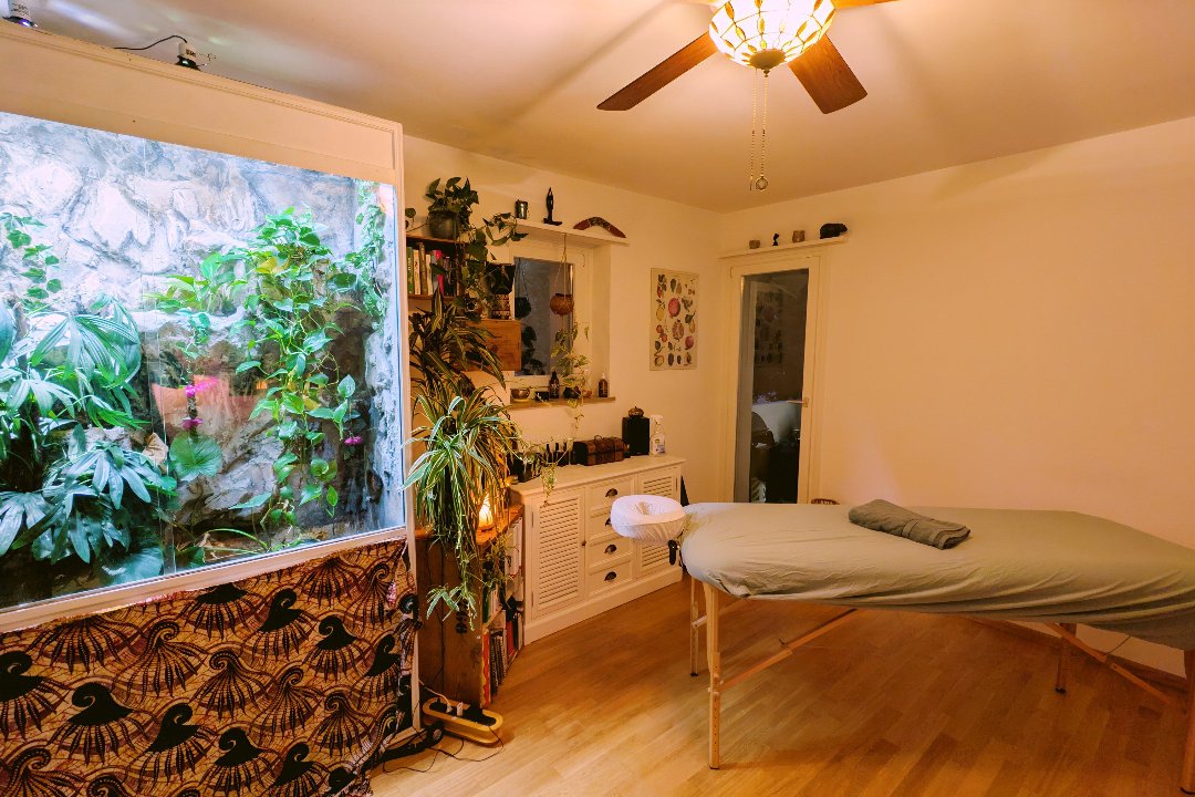 Uszyt Massage, Allschwil