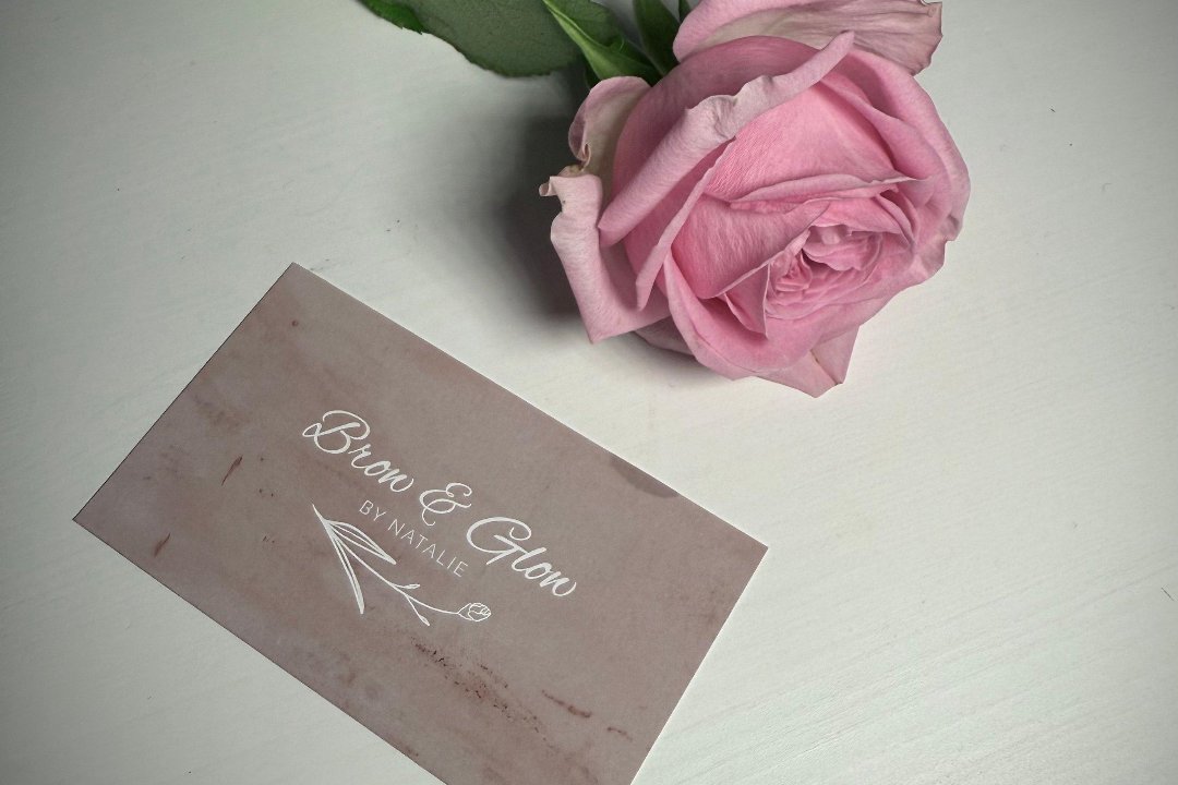 Brow & Glow by Natalie, Unna