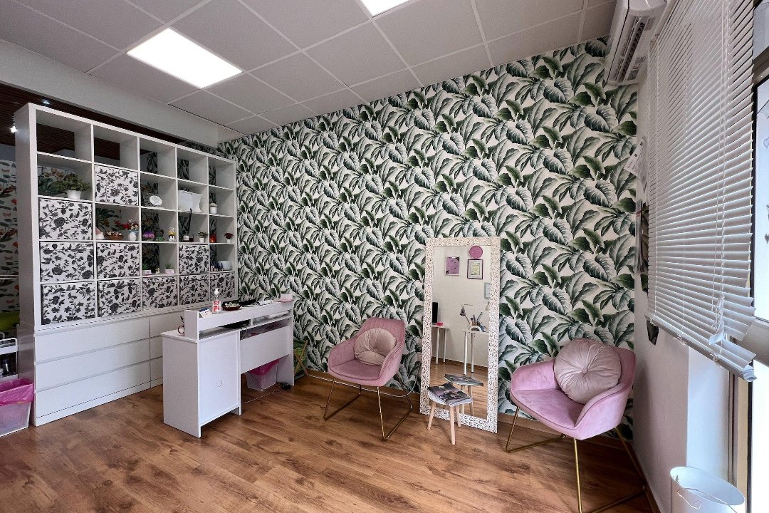 Tropical Nail Care Omayra, Zona Borghesiana, Roma