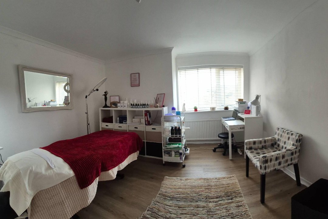 Hearting Ultimate Beauty, Withdene, Brighton and Hove