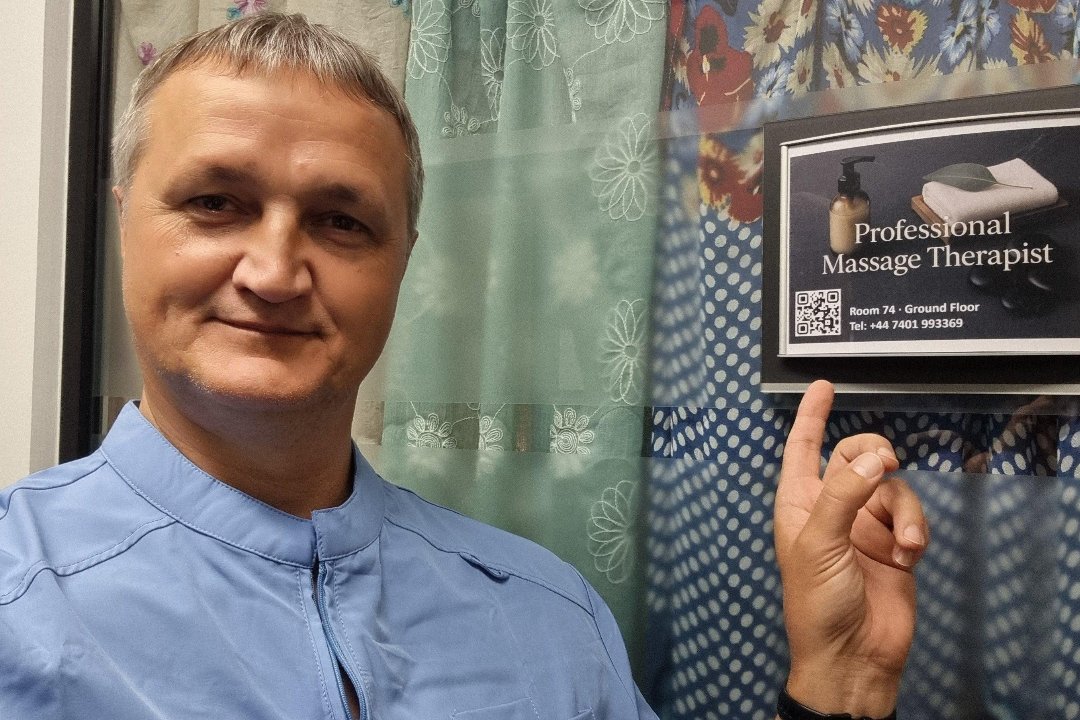 Professional Massage Therapist Edinburgh – Oleh Miroshnychenko, James Pringles Shopping Village, Edinburgh