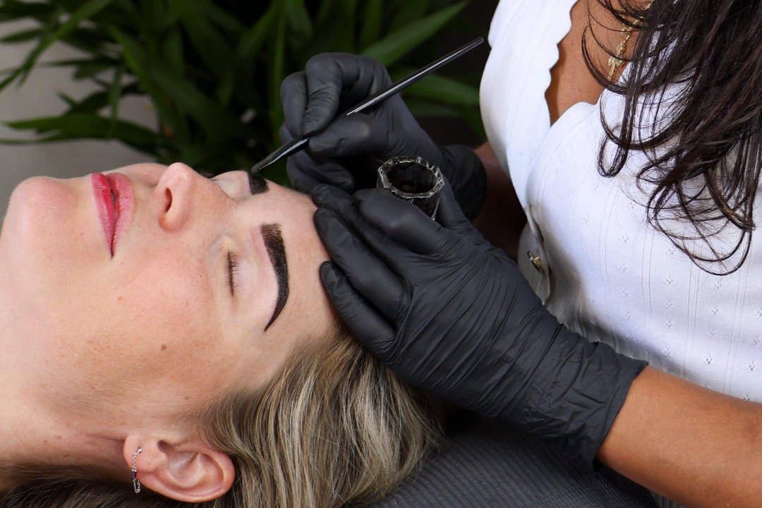 Lev Brows Clinic, Schiphol, Noord-Holland