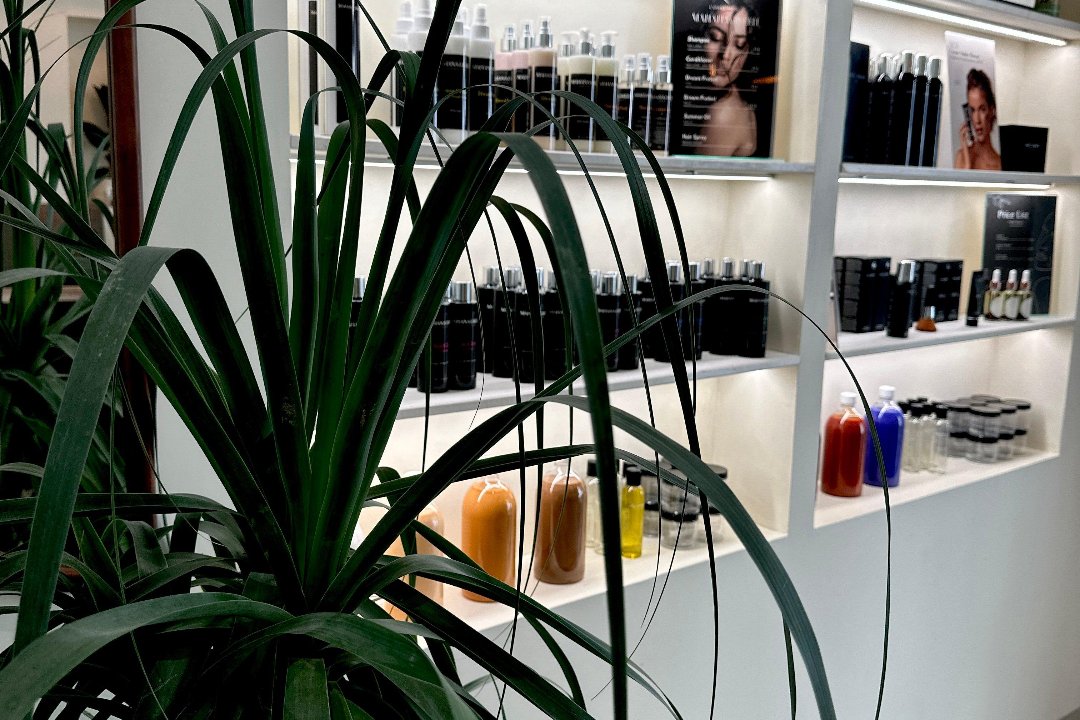 Hairdresser's coiffeur Privé, Agen, Nouvelle Aquitaine