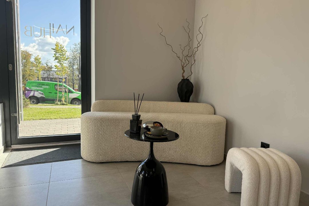 Karolina ir Gustė - NailHub, Šiaures miestelis, Vilnius