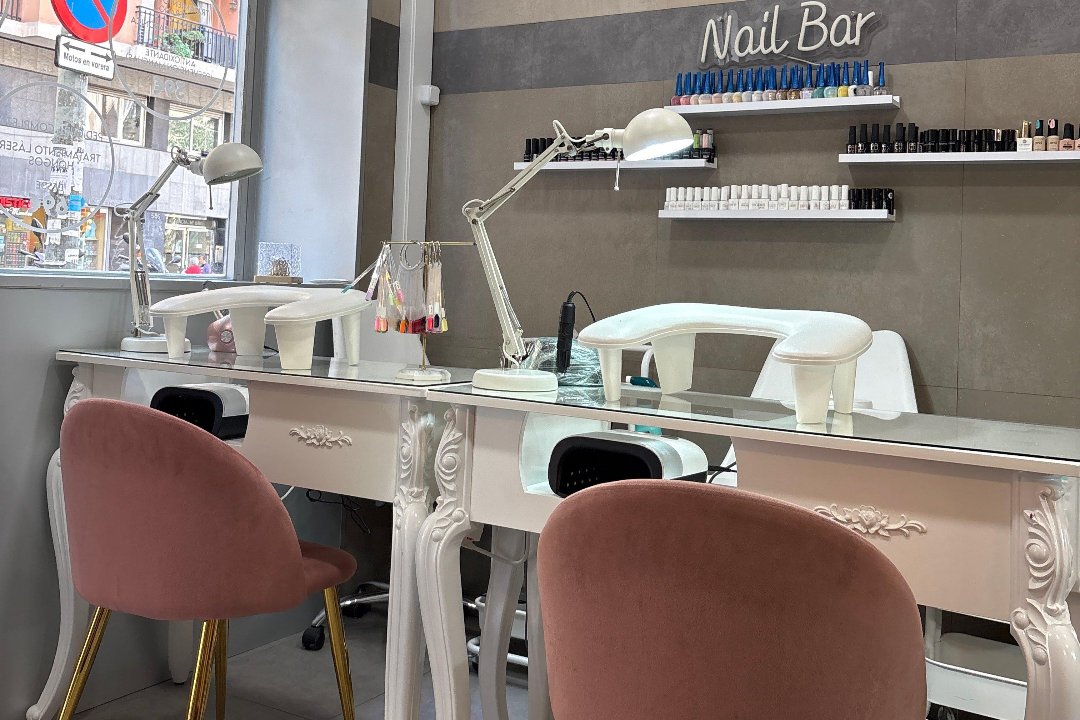 Happy Nails Clot, El Camp de l'Arpa del Clot, Barcelona