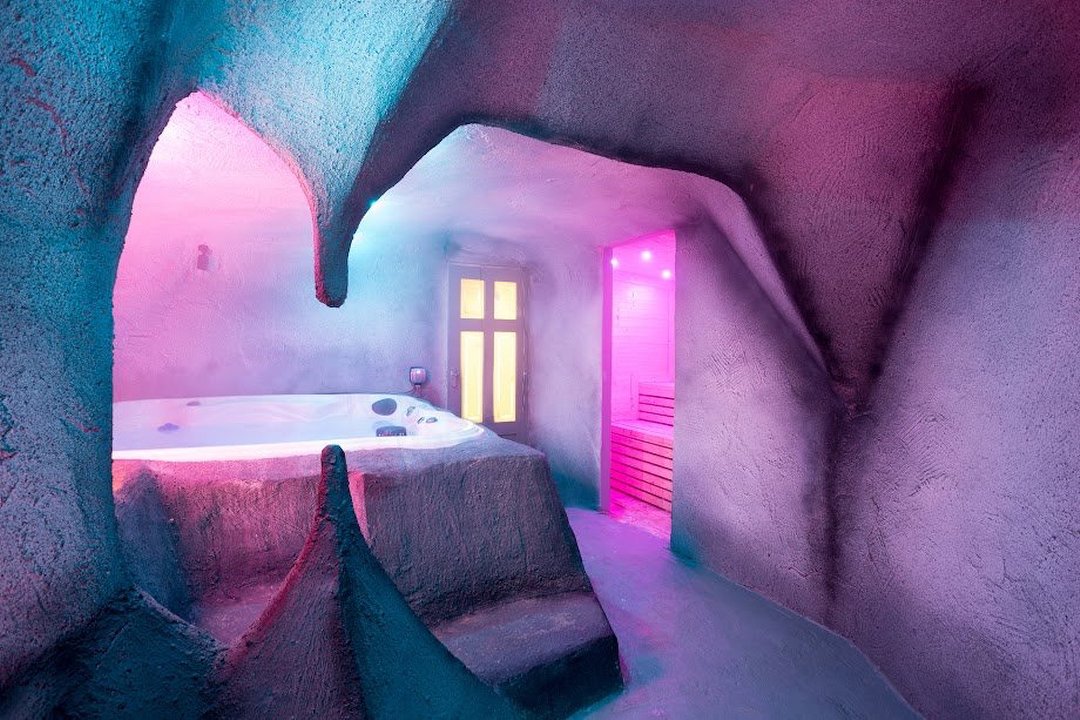 Spa Themes & Med Pro, Wigan