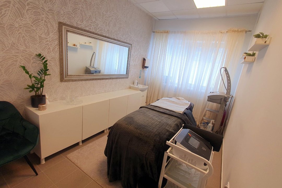 Grožio salonas "Juodasis Perlas", Šilainiai, Kaunas