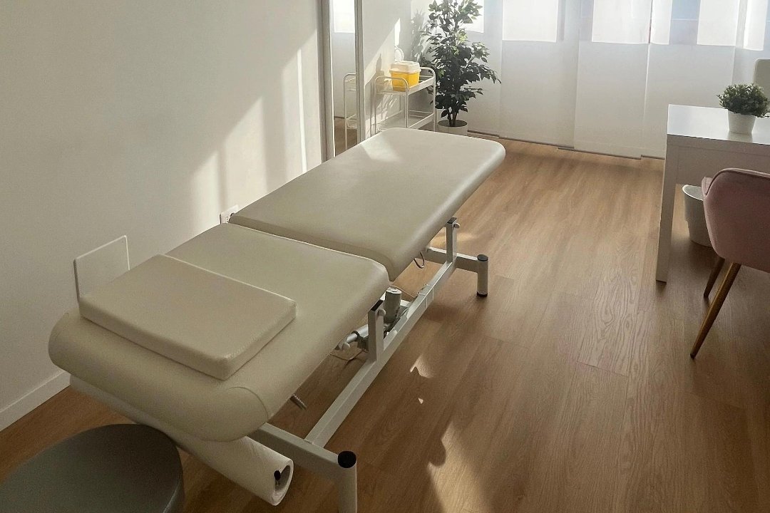 Alessia Sutto Brow Artist, Centrale, Milano