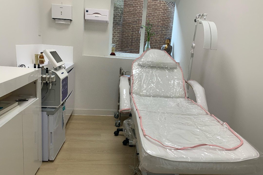 Aesthetics by Val De Lima, Edgware Road, London
