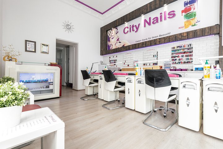 City Nails
