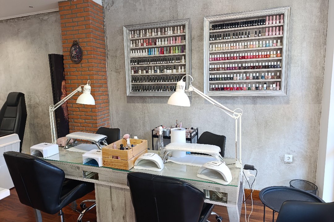 London Beauty Bar Nails & More, Nea Ionia, Αττική