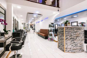 Daryas Touch Unisex Hair & Beauty Salon (legend Quays)