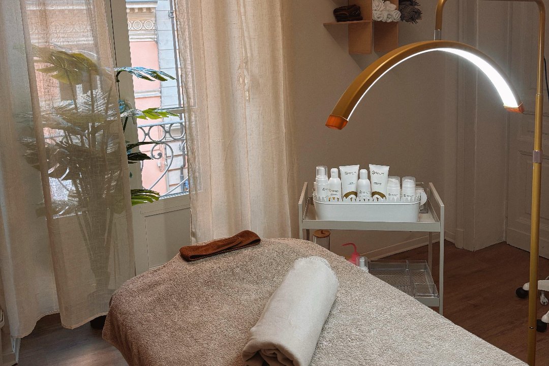 Victoria Johnson - MAVI STUDIO, Caraglio, Piemonte