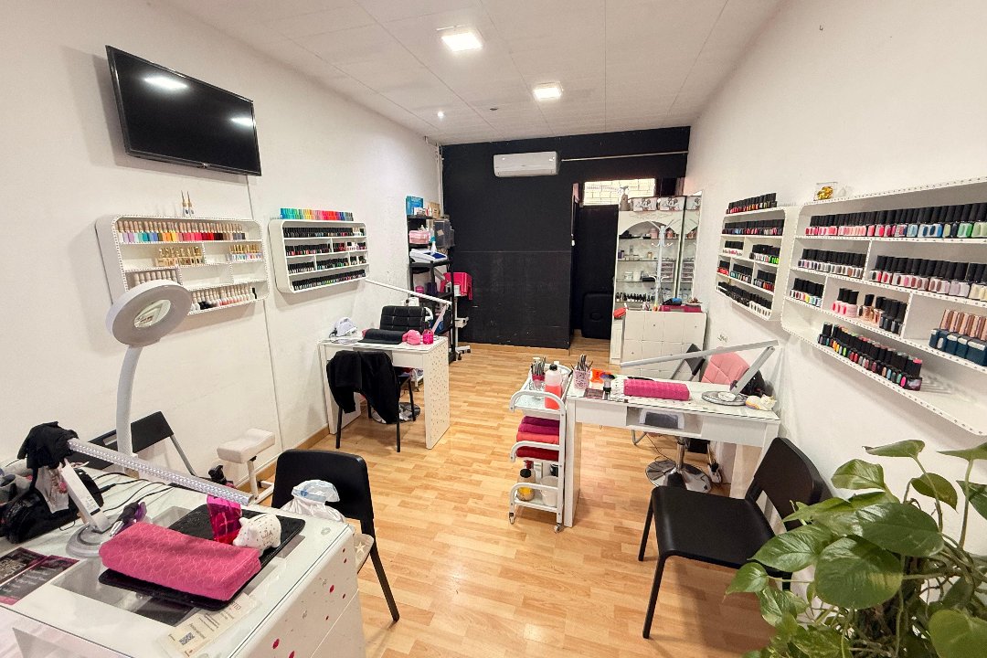 Beauty rossy nails, Rambla de Guipúscoa, Barcelona