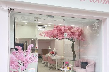 Girls Nail Room