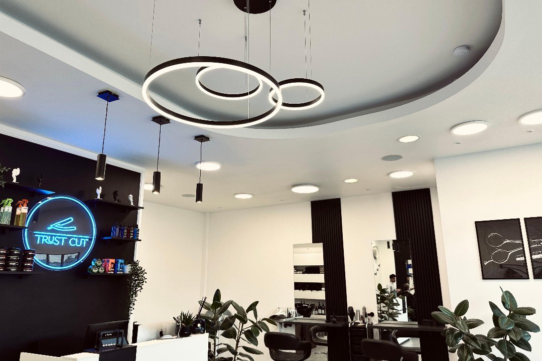 Trust Cut, Aidenbachstraße, München