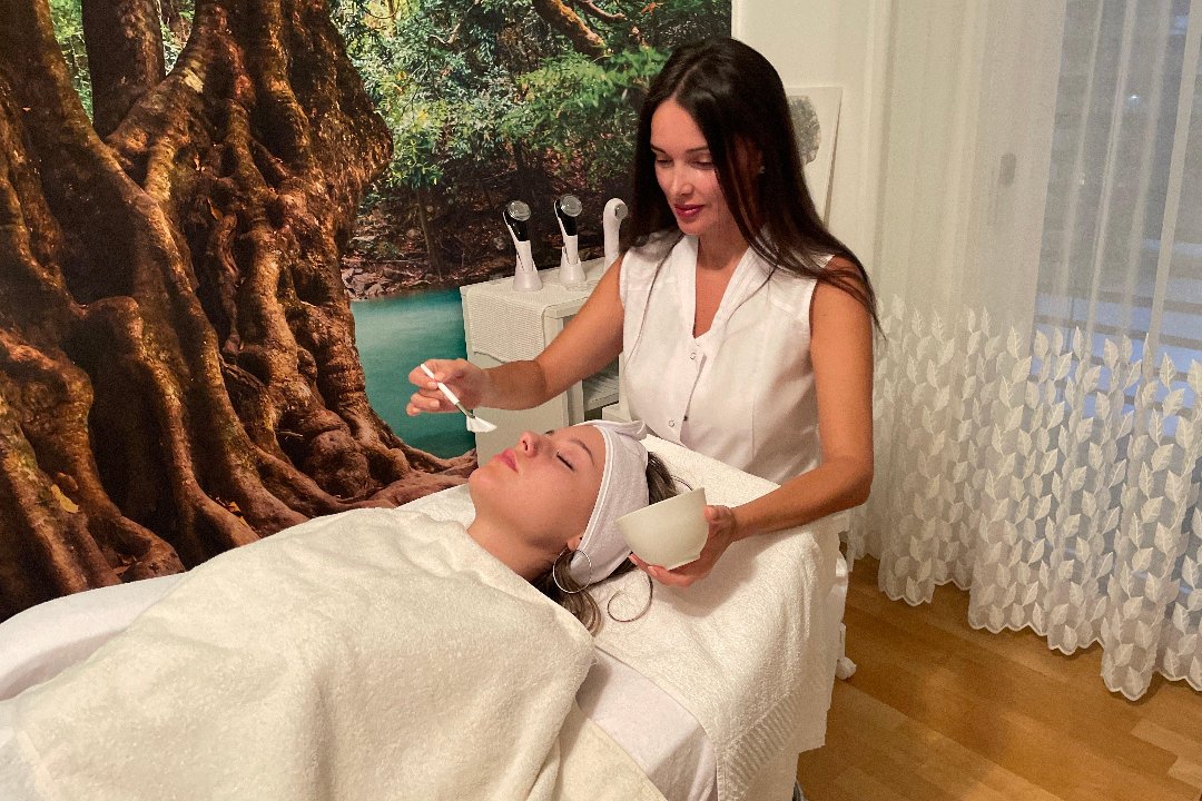 Ellis Beauty  Diplom med. Kosmetik, Oberdöbling, Wien