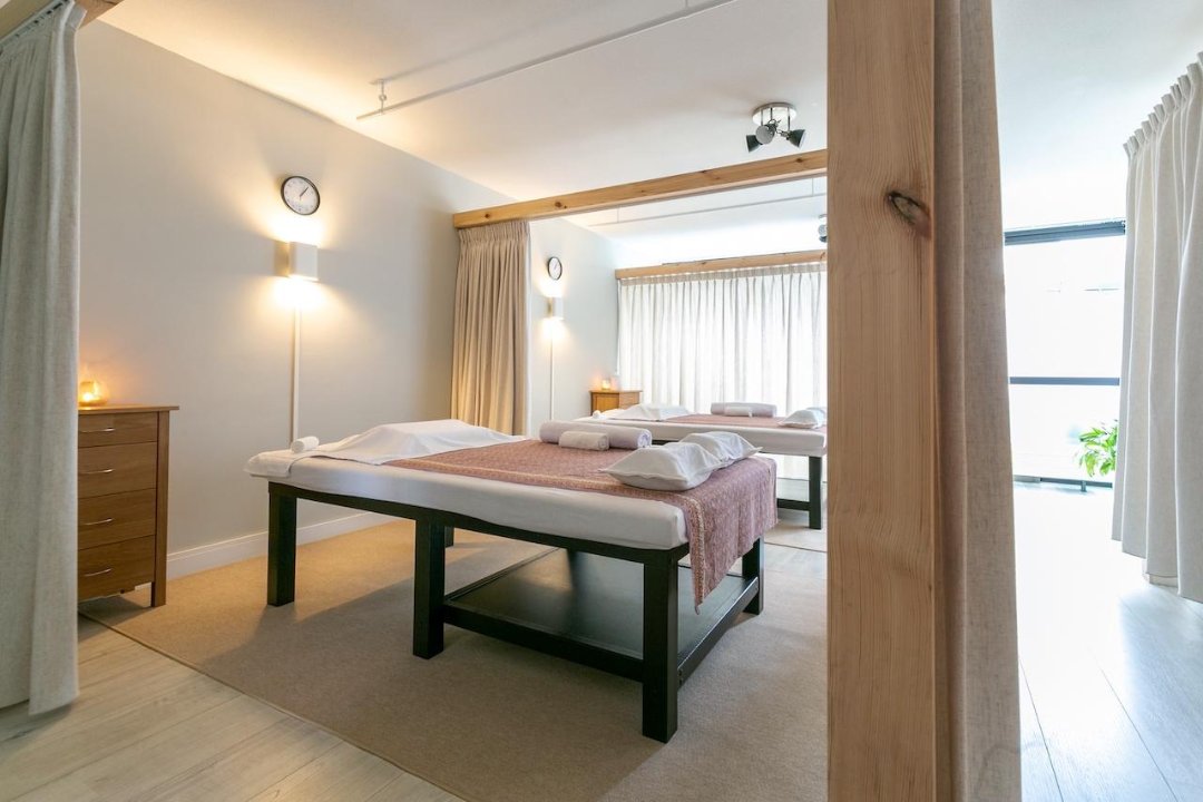 Massage Temple, Hilversum-Centrum, Noord-Holland