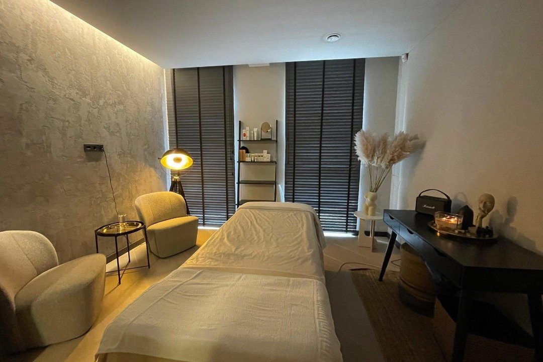 Masažuotoja Justina, Vilnius, Žveryno tiltas, Vilnius