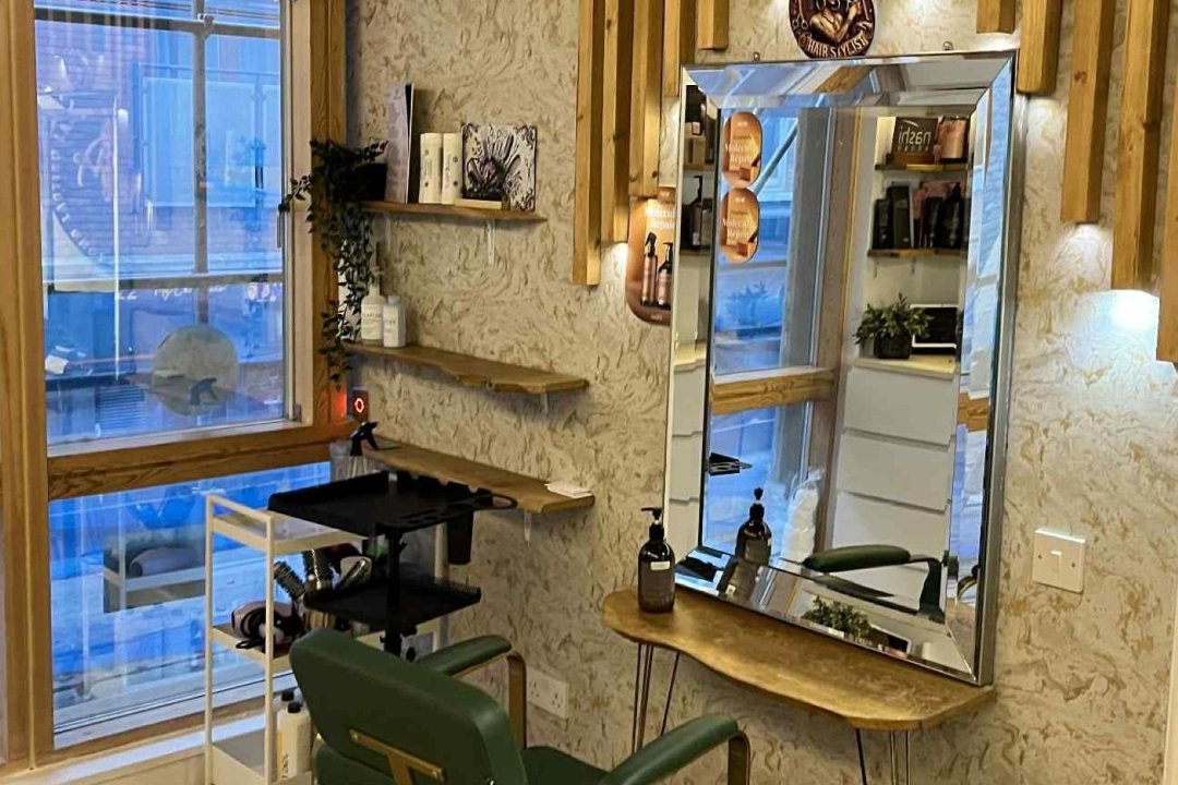 Hanna Hairdresser, Kingsland Road, London