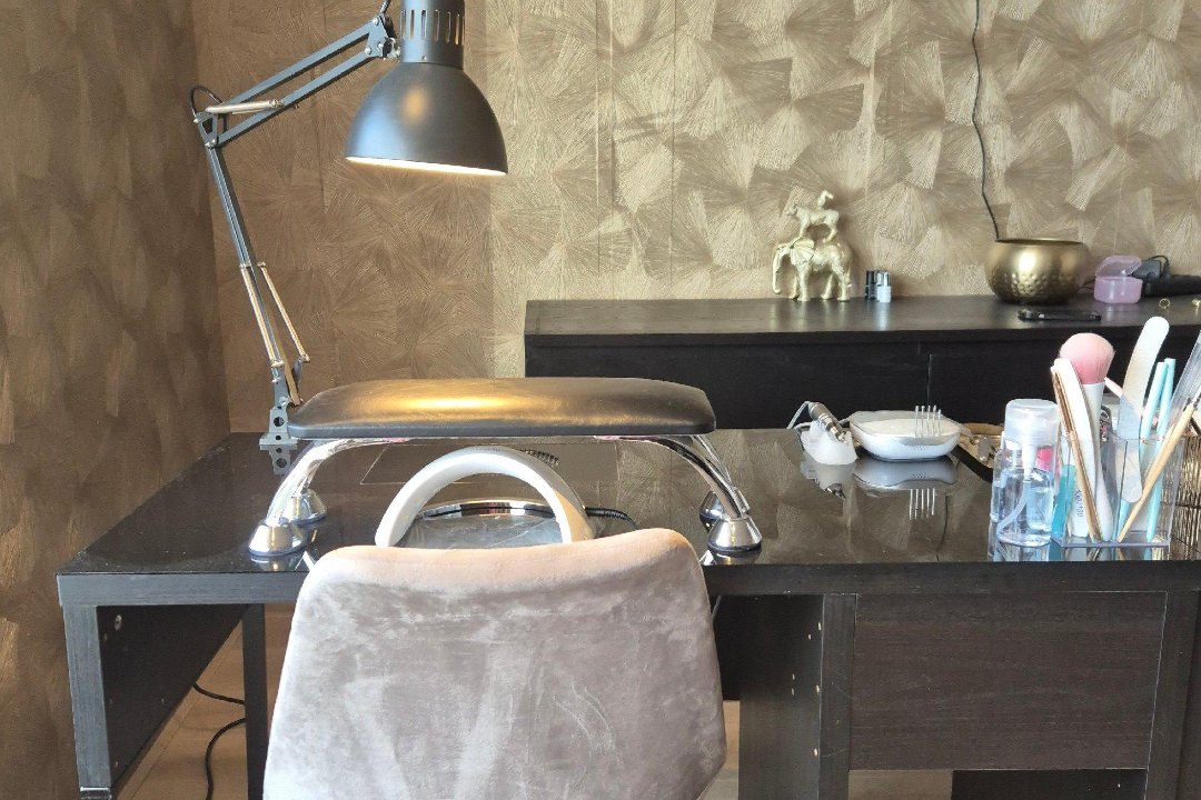 Gloss and Glamour Nails, Schiphol, Noord-Holland