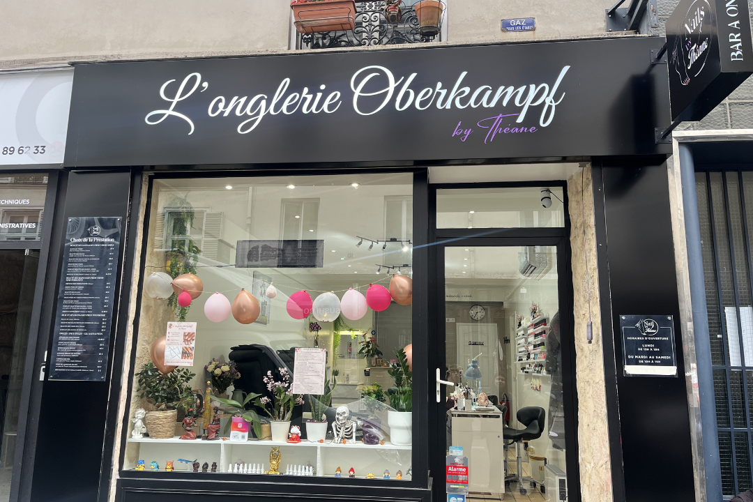 L’ONGLERIE OBERKAMPF by Théane, Rue Vieille du Temple, Paris