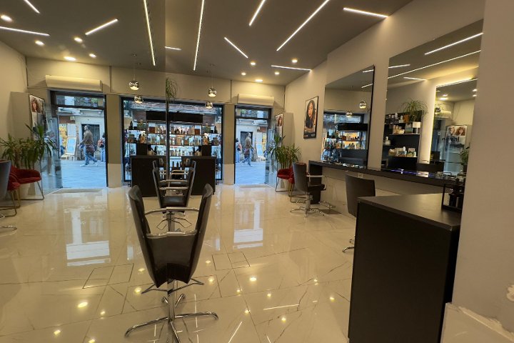 Noval Salon - Coiffure Venezia - Photo de galerie - OneBooking