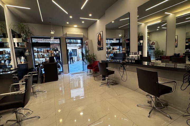 Noval Salon - Coiffure Venezia - Photo de galerie - OneBooking