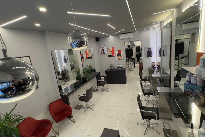 Noval Salon - Coiffure Venezia - Photo de galerie - OneBooking