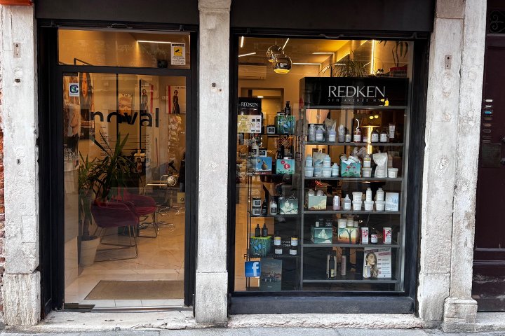 Noval Salon - Coiffure Venezia - Photo de galerie - OneBooking