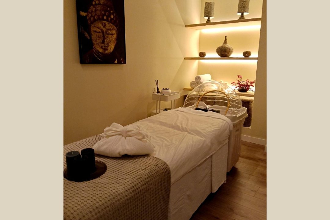 Esencia Spa Bcn by Celeste Ymber, Gran Via de les Corts Catalanes, Barcelona