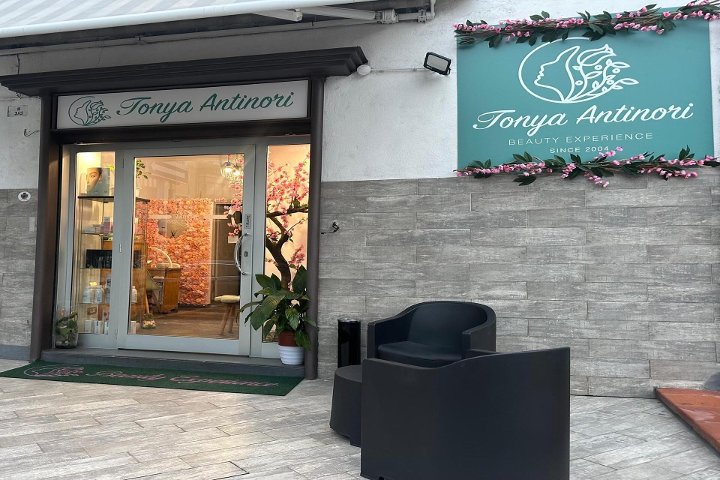 Tonya Antinori Beauty Experience