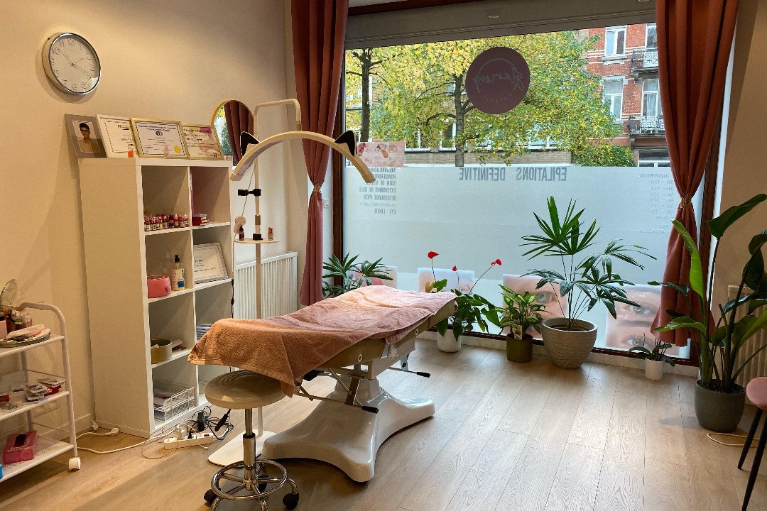 Glamour institut, Van Volxen - Van Haelen, Vorst