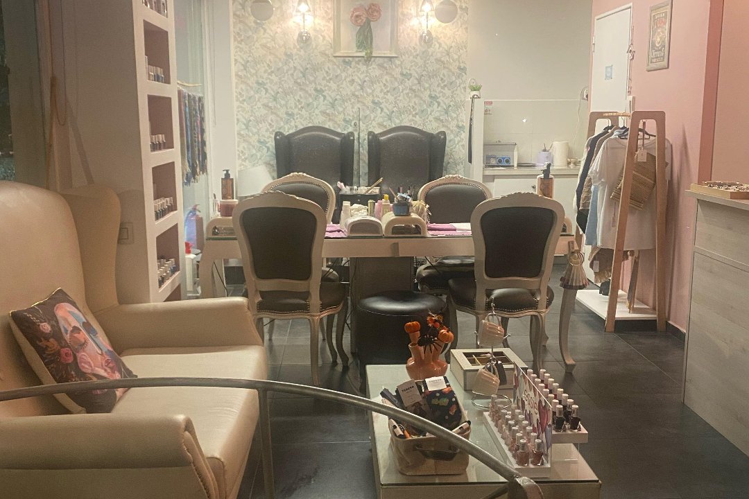 La Touche Nails and More, Marousi, Αττική