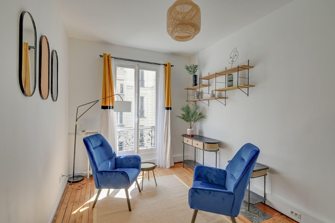 Nour Aberkane Esthétique, Rue de l'Université, Paris