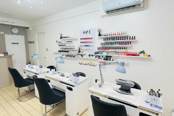 L’ONGLERIE OBERKAMPF by Théane