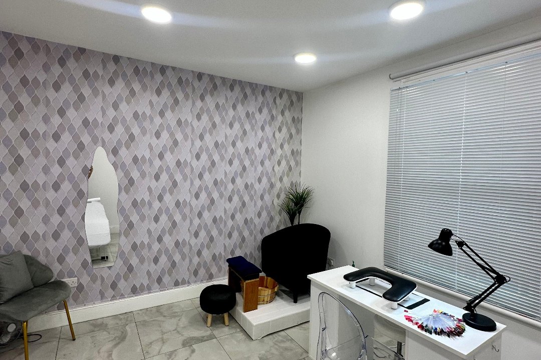 Suav Nails & Beauty, Enfield Chase, London