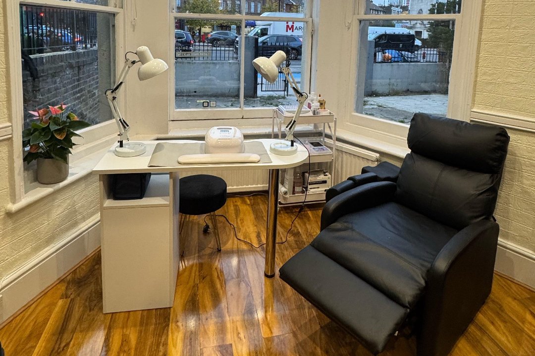 Isabel Nail Artist, Albert Square - Stockwell, London