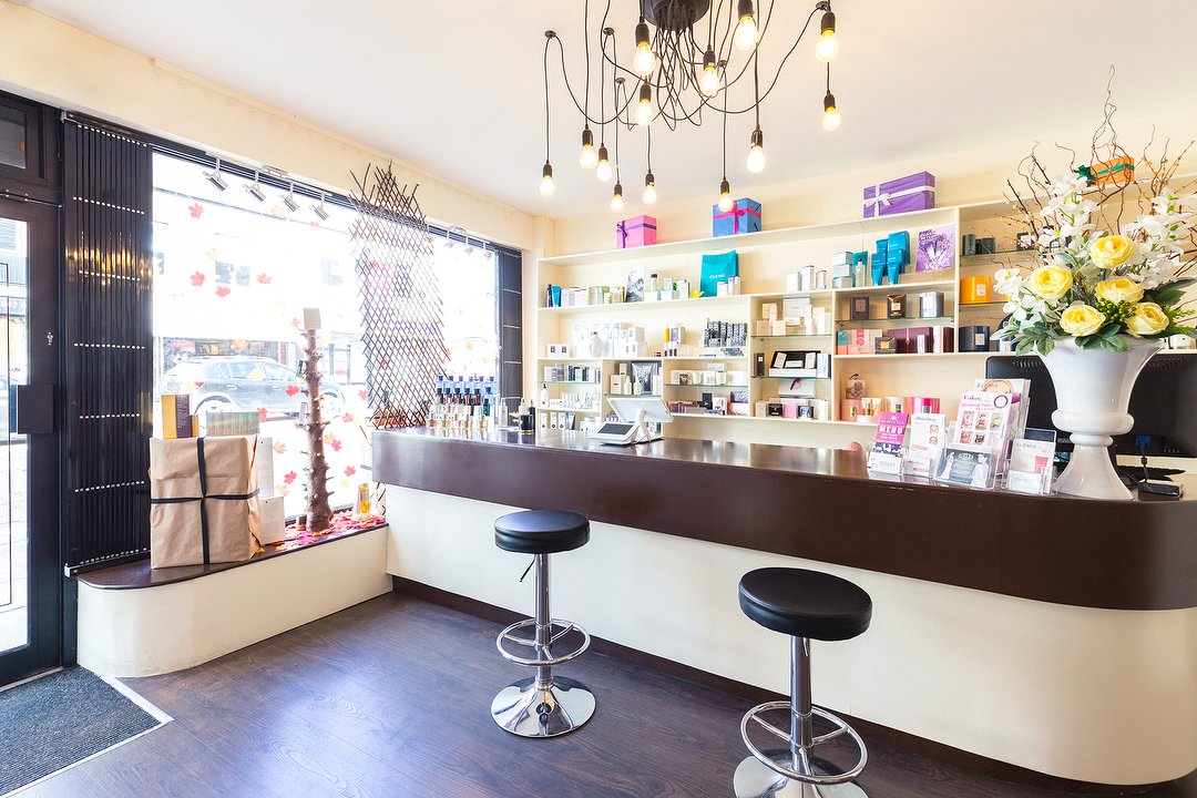 Lashes & Beyond Beauty Salon, Bolton