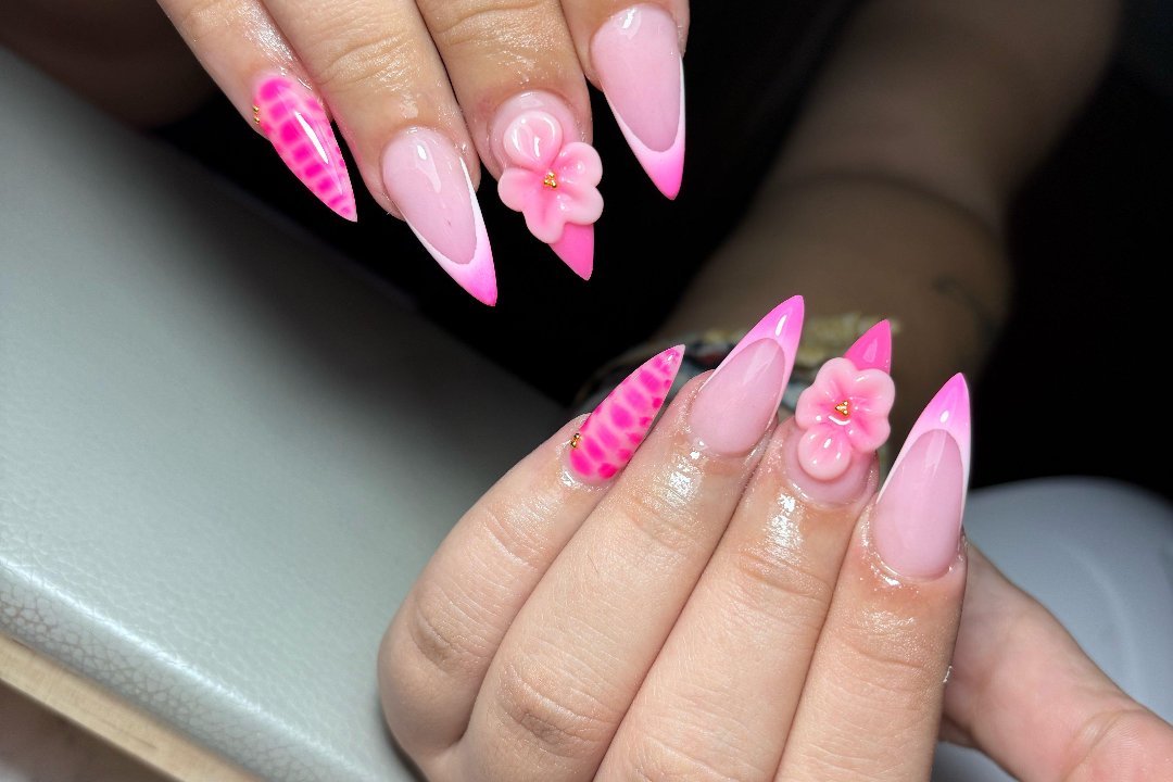 By Andrea Nails, Toledo
