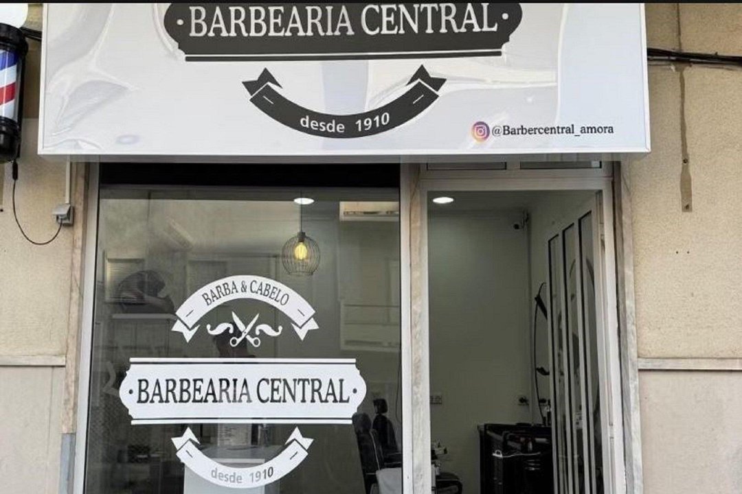 Barbearia Central Amora, Amora