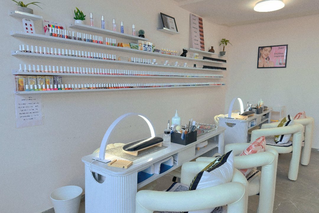 Cya Nails, Varese, Lombardia