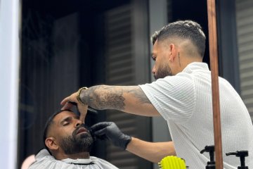 ISAAAC BARBERS