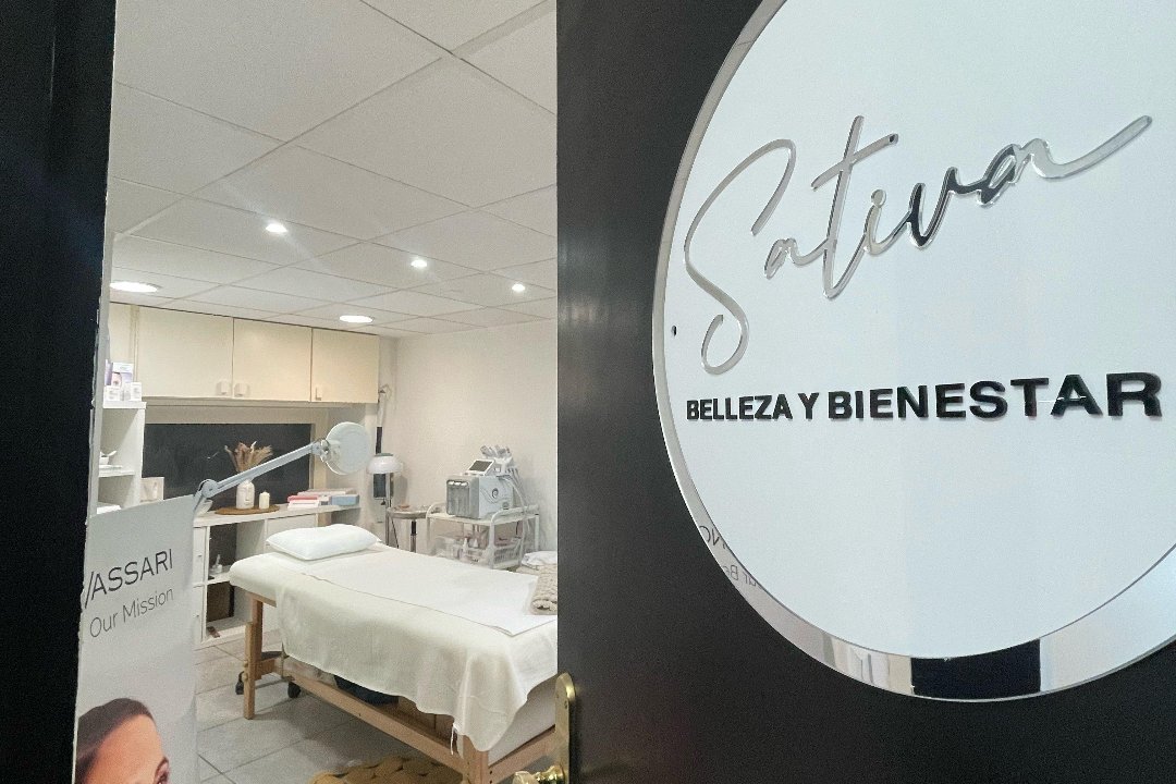 Salón de Belleza y Estética Sativa, el Poble Sec, Barcelona