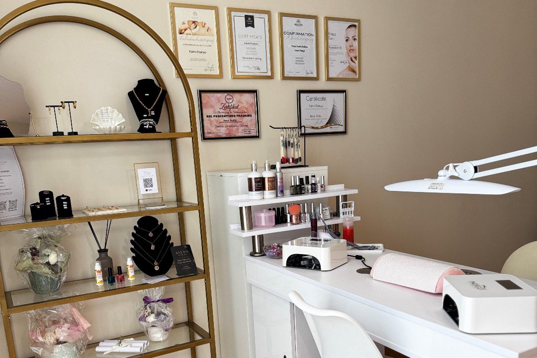 Fanni Nails & Beauty Studio, Embrach, Kanton Zürich