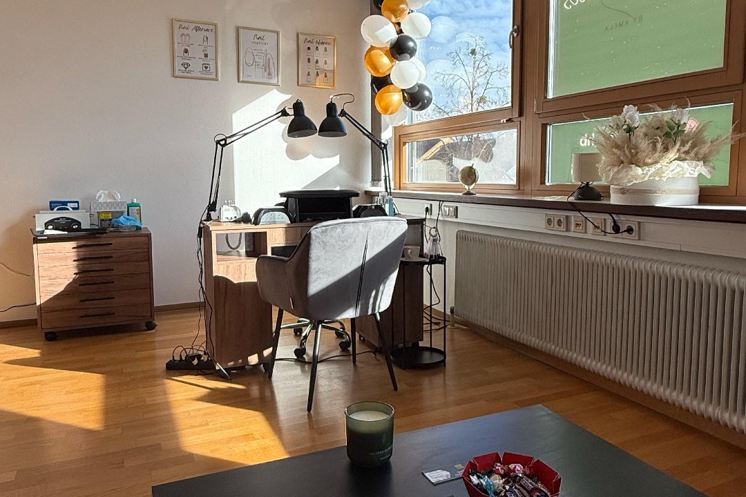 Noble Nails, Hartberg